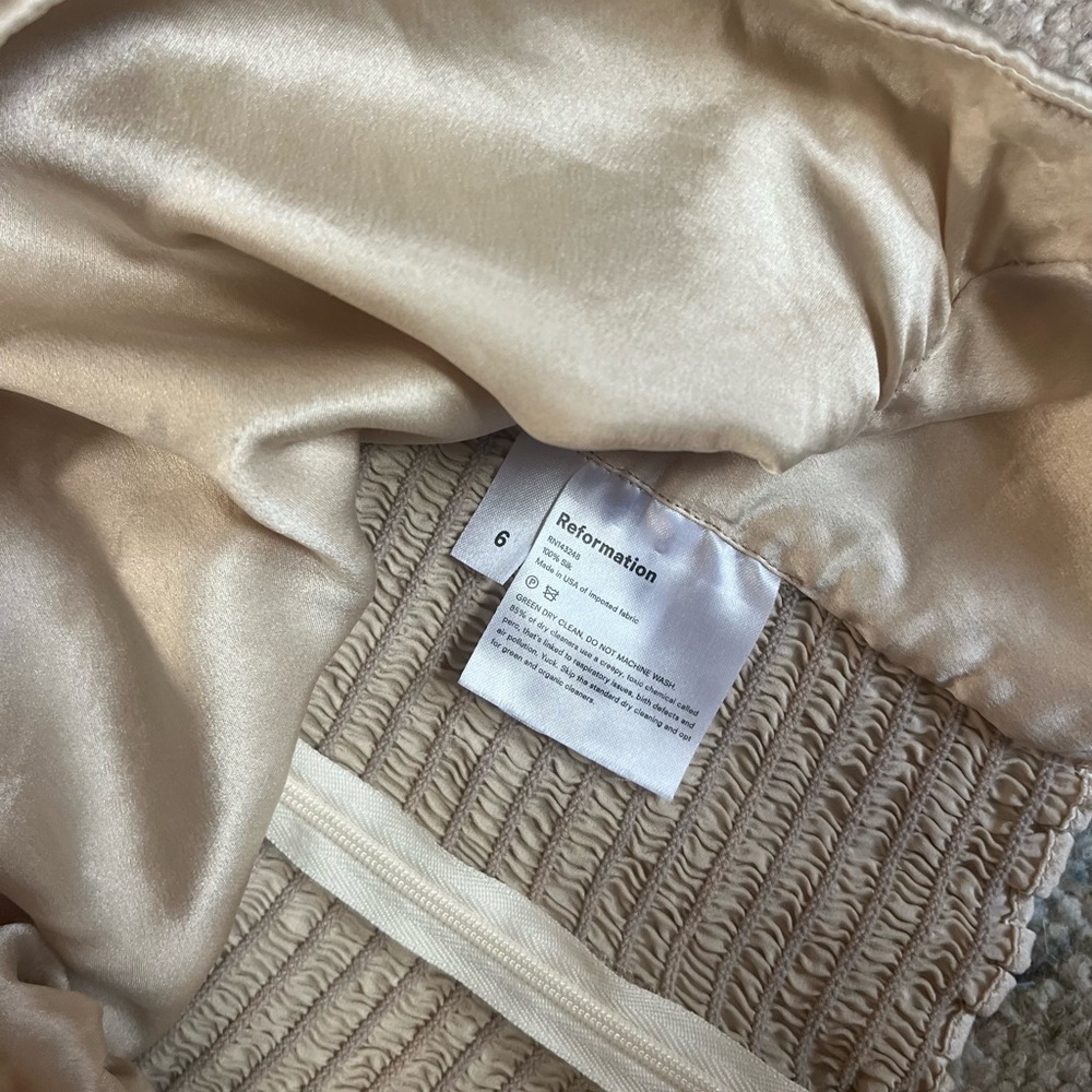 Reformation Gold Top - Picture 3 of 4